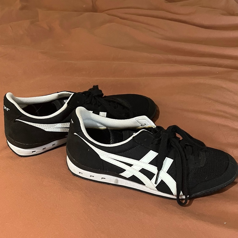 ONITSUKA TIGER TRAXY SNEAKERS